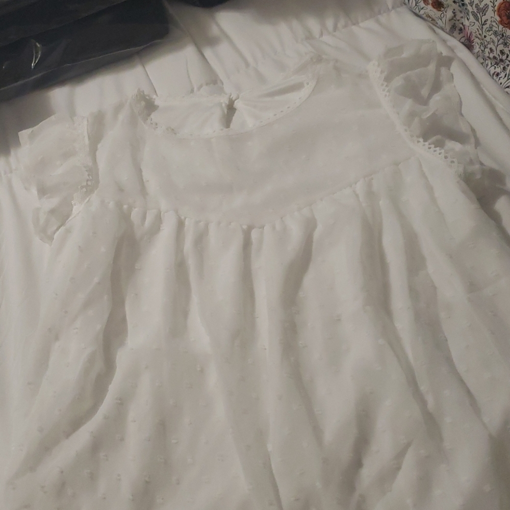 ♥️New Boutique polka dot top - Picture 6 of 10